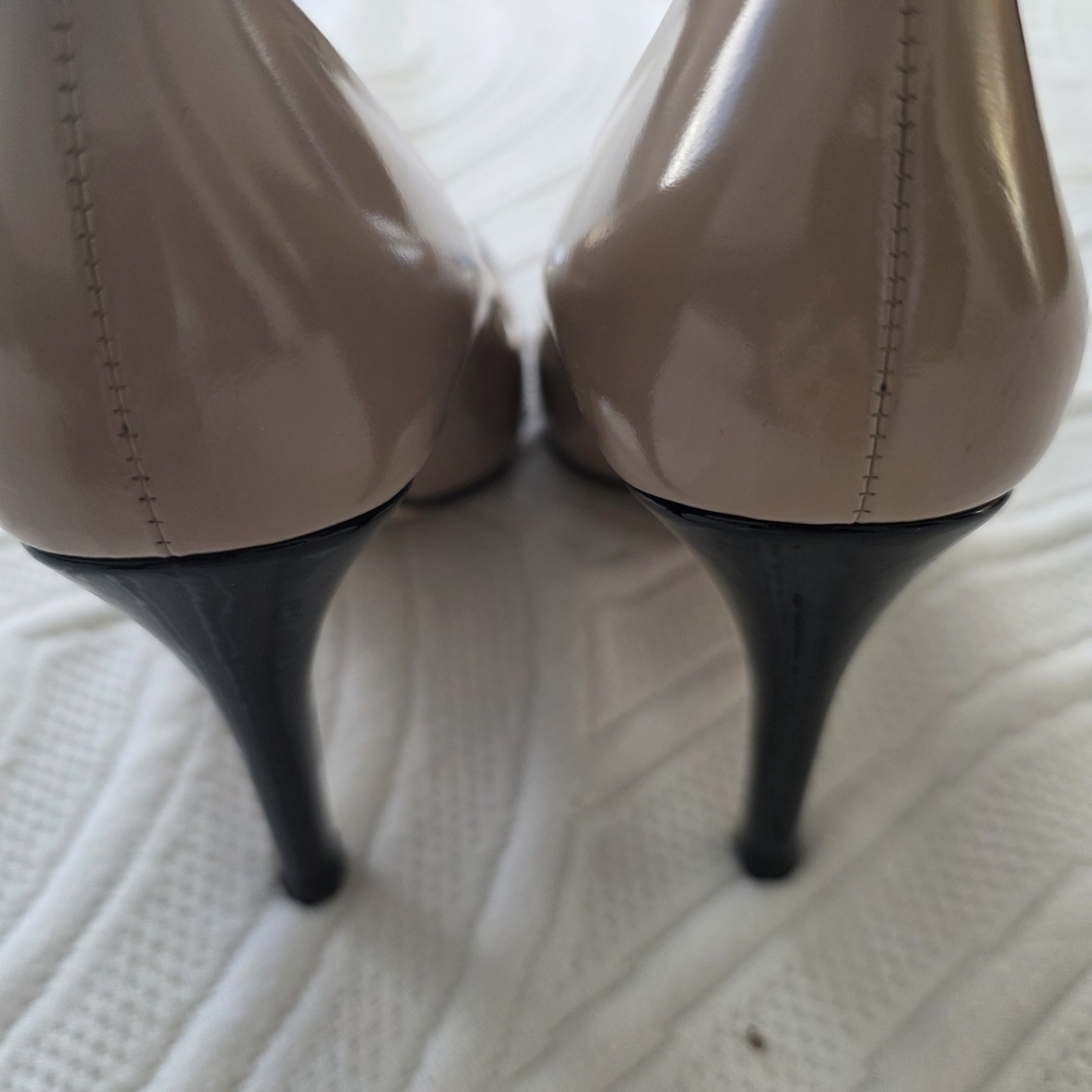 LK Bennett Women's Black and Cream Heels - Picture 6 of 8